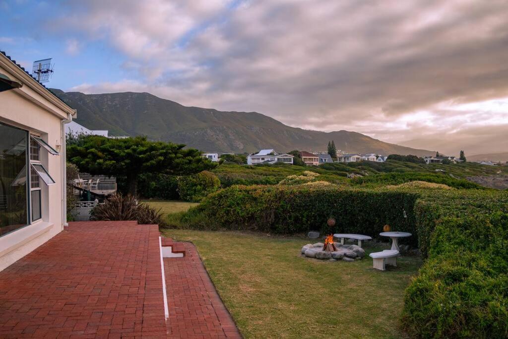 Seafront Family Getaway, Vermont Holiday home Hermanus