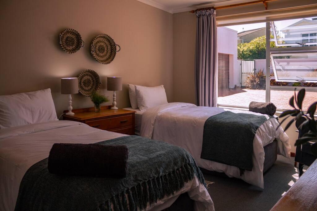 Seafront Family Getaway, Vermont * Hermanus